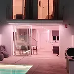 Вилла Sun Sea Villa-heated Pool