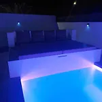 Sun Sea Villa-heated Pool Villa